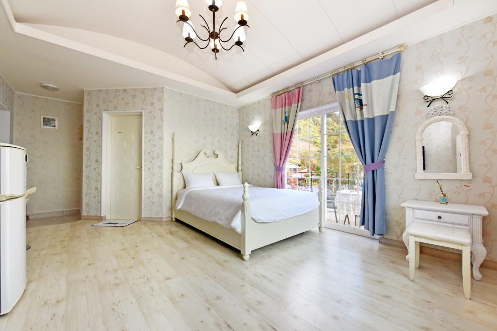 Namhae Bluemare Pension Exterior foto