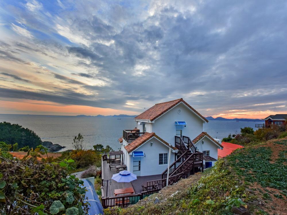 Namhae Bluemare Pension Exterior foto