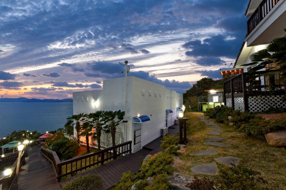 Namhae Bluemare Pension Exterior foto